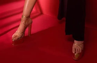 Kriti Sanon feet photo thumbnail