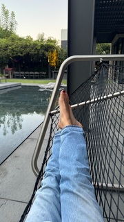 Bar Refaeli feet photo thumbnail