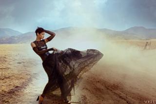 Rihanna feet photo thumbnail