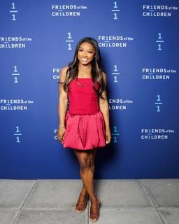 Simone Biles feet photo thumbnail