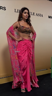 Shriya Saran feet photo thumbnail