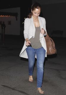 Minka Kelly feet photo thumbnail