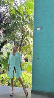 Nicole Neumann feet photo thumbnail