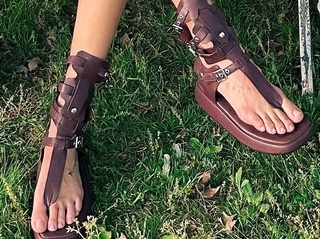 Nicole Neumann feet photo thumbnail
