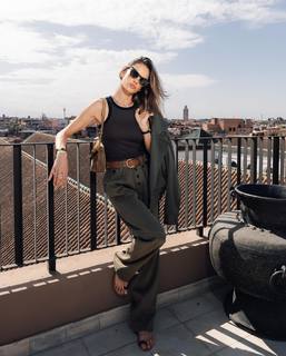 Alessandra Ambrosio feet photo thumbnail