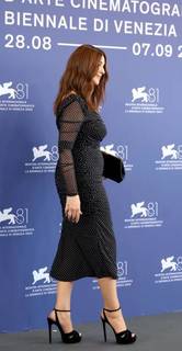 Monica Bellucci feet photo 4