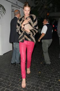 Rosie Huntington-Whiteley feet photo thumbnail