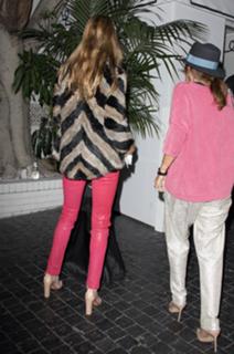 Rosie Huntington-Whiteley feet photo thumbnail