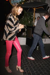 Rosie Huntington-Whiteley feet photo thumbnail