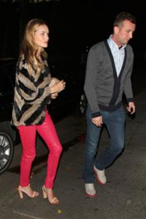 Rosie Huntington-Whiteley feet photo thumbnail