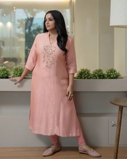 Kavya Madhavan feet photo 5