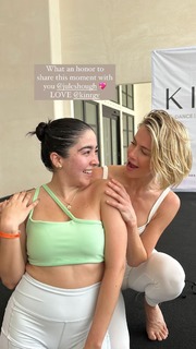 Julianne Hough feet photo thumbnail