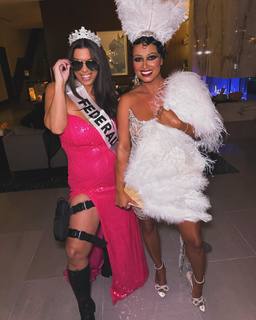 Joy Taylor feet photo thumbnail
