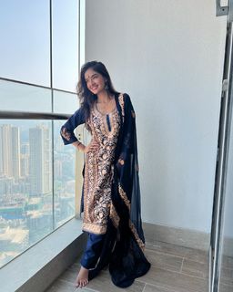 Anushka Sen feet photo thumbnail
