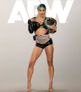 Sasha Banks feet photo thumbnail