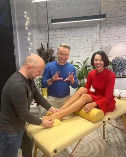 Anna Popek feet photo thumbnail