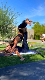 Brooke Burke feet photo thumbnail