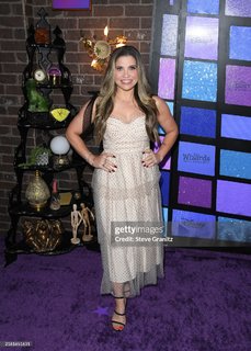 Danielle Fishel feet photo 3