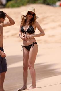 Heather Graham feet photo thumbnail