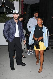 Christina Milian feet photo thumbnail