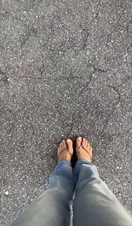 Corinna Kopf feet photo thumbnail