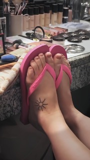 Paolla Oliveira feet photo thumbnail