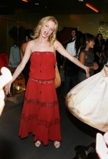 Heather Graham feet photo thumbnail