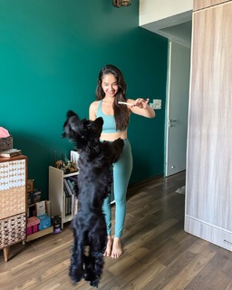 Anushka Sen feet photo thumbnail