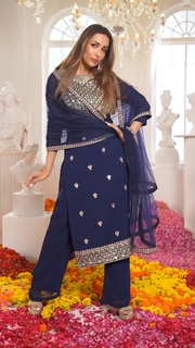 Malaika Arora feet photo thumbnail