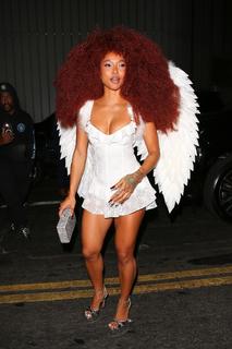 Karrueche Tran feet photo thumbnail