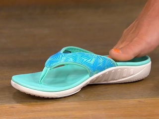 Kerstin Lindquist feet photo thumbnail