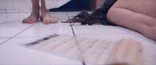 Demi Moore feet photo thumbnail