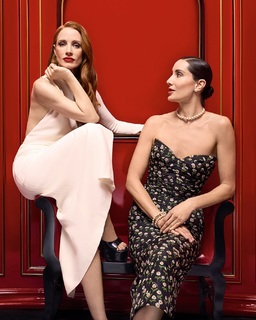 Jessica Chastain feet photo thumbnail