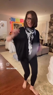 Constance Marie feet photo thumbnail