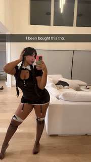 Queen Naija feet photo thumbnail