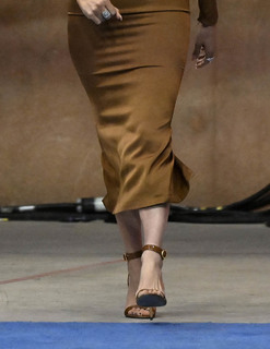 Jennifer Lopez feet photo thumbnail