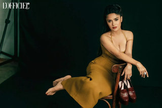 Salma Hayek feet photo thumbnail