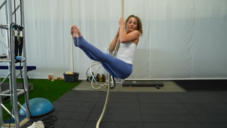 Sofie Dossi feet photo thumbnail