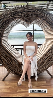Jannat Zubair Rahmani feet photo thumbnail