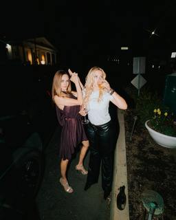 Cara Delevingne feet photo thumbnail