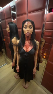 Nicole Scherzinger feet photo thumbnail
