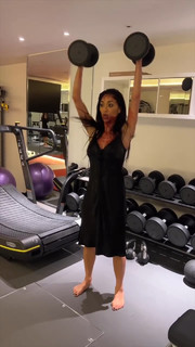 Nicole Scherzinger feet photo thumbnail