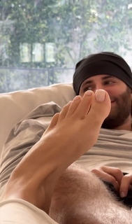 Corinna Kopf feet photo thumbnail