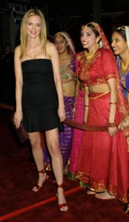 Heather Graham feet photo thumbnail