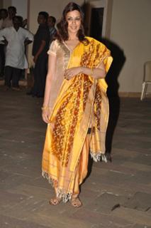 Sonali Bendre feet photo thumbnail