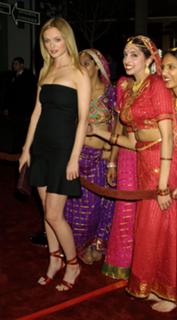 Heather Graham feet photo thumbnail