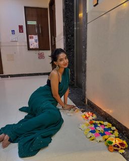 Anushka Sen feet photo thumbnail