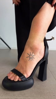 Paolla Oliveira feet photo thumbnail