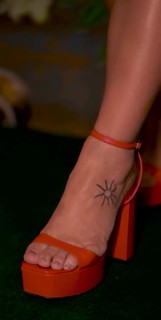 Paolla Oliveira feet photo thumbnail