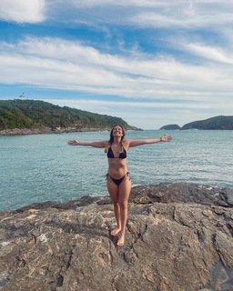Juliana Paiva feet photo thumbnail